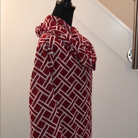 MAKE ME AN OFFER! Red and white tunic - Picture 3 of 7